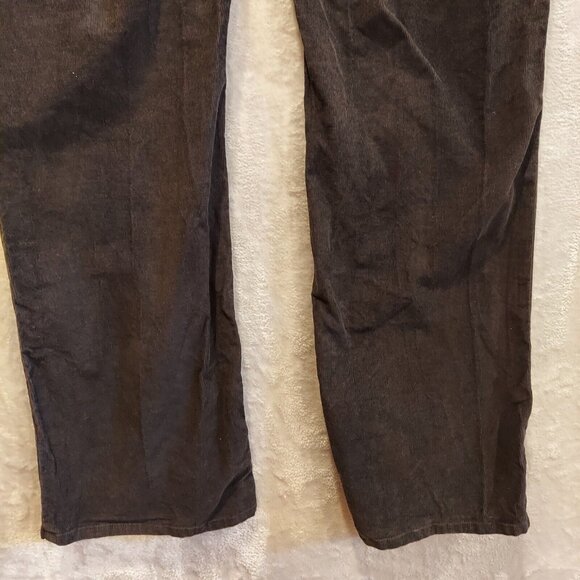 Eddie Bauer Womans 16 black Dark corduroy pants Curvy Fit bootcut Rise 10.5 - Picture 12 of 16